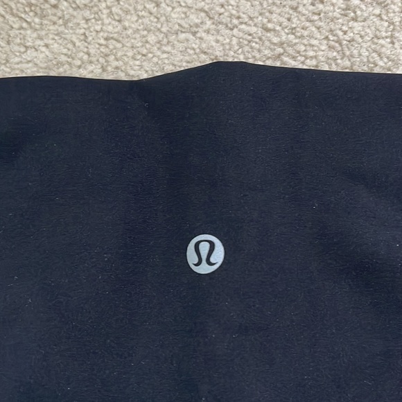 Lululemon Crop - Picture 4 of 12